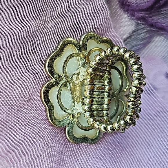 Ring - Picture 2 of 4